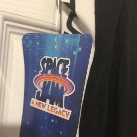 LeBron James Space Jam night gown - Picture 5 of 5